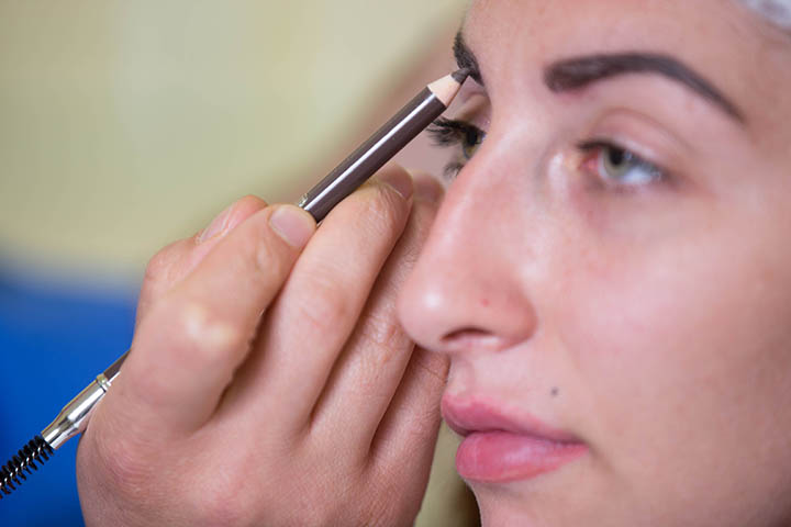 Брови почти готовы. Теперь можно наносить татуаж